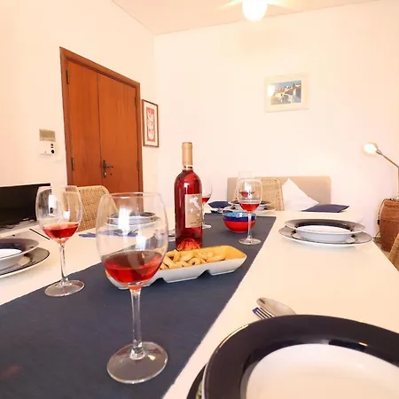 Apartment Casa Vacanze Rachele A 8 Posti