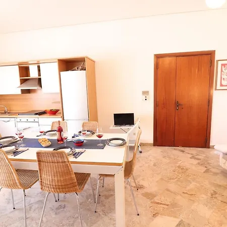 Apartment Casa Vacanze Rachele A 8 Posti