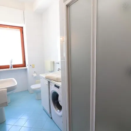 Apartment Casa Vacanze Rachele A 8 Posti