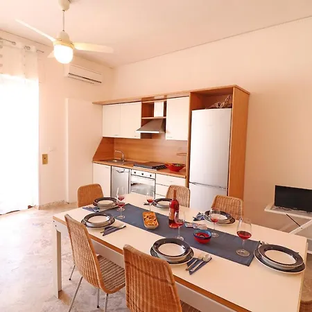 Casa Vacanze Rachele A 8 Posti Apartment