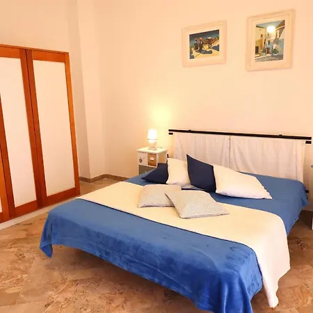 Casa Vacanze Rachele A 8 Posti Lejlighed *
